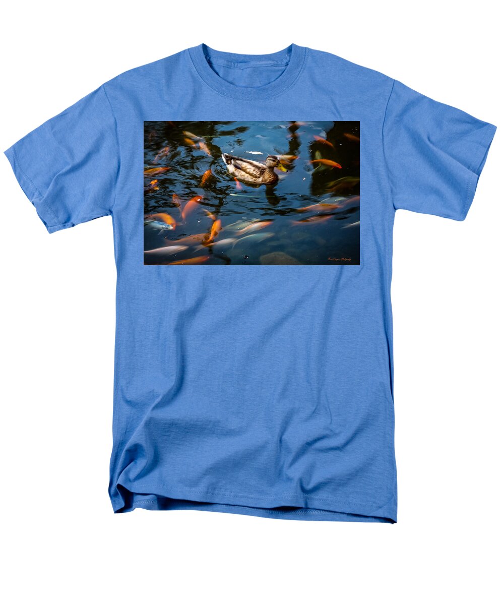 Duck with the koi - Men's T-Shirt  (Regular Fit)