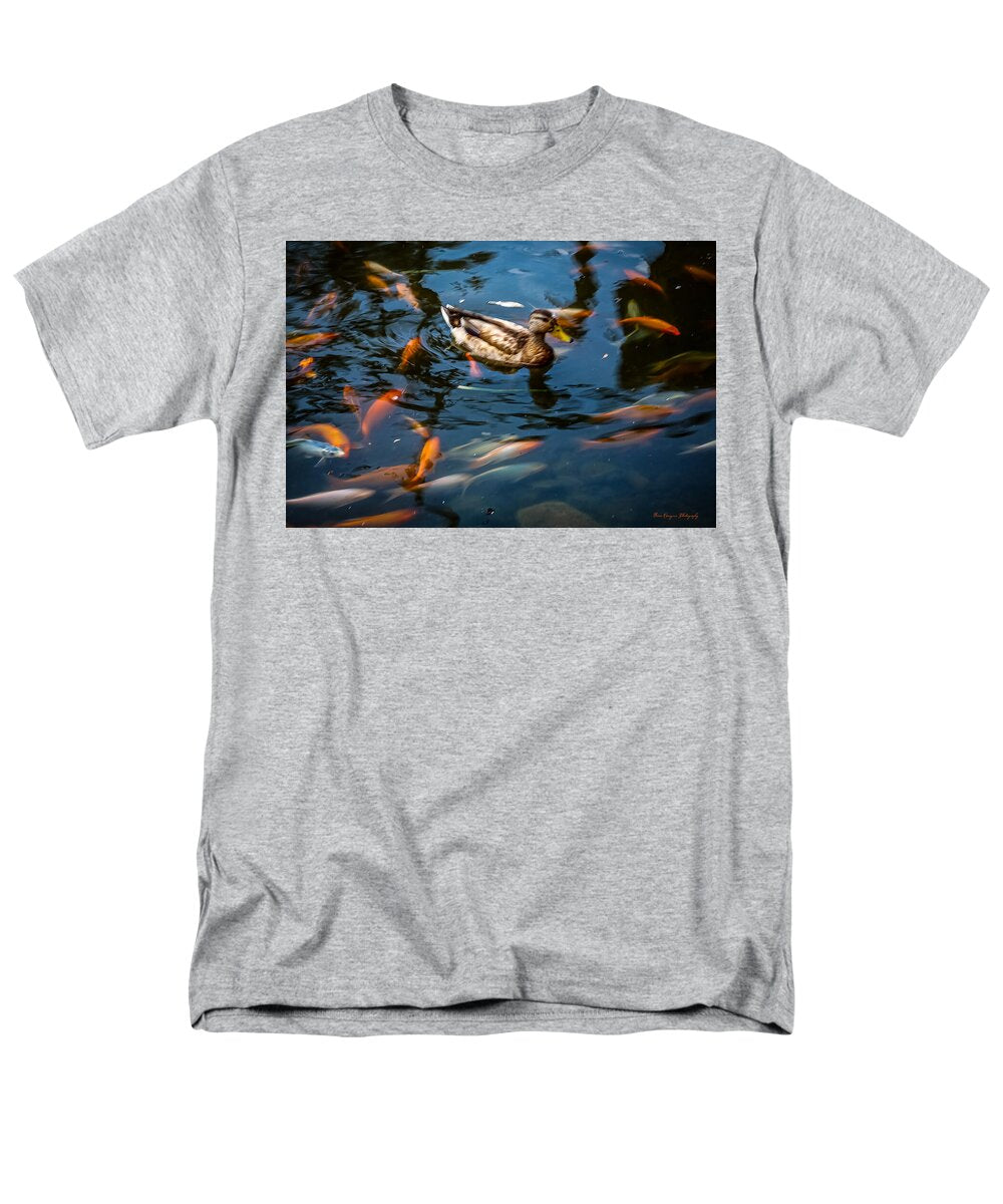 Duck with the koi - Men's T-Shirt  (Regular Fit)