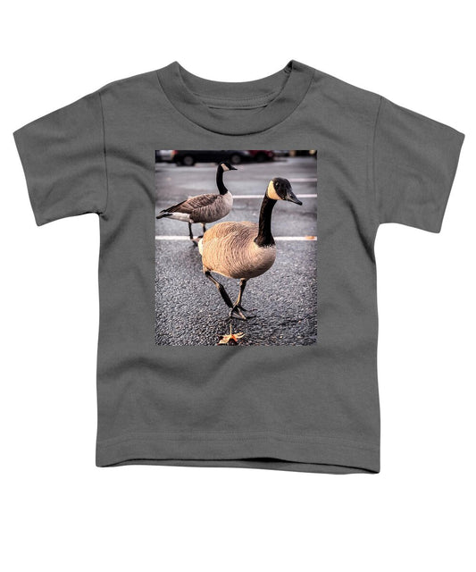 Geese in the parking lot - Toddler T-Shirt