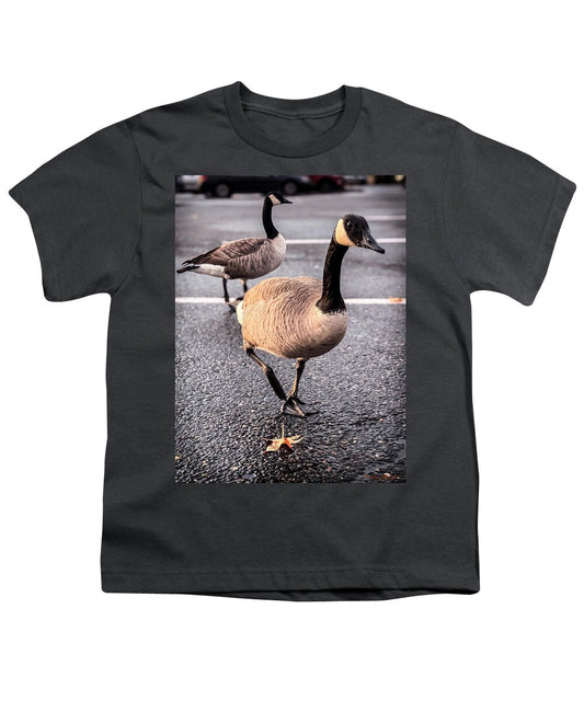 Geese in the parking lot - Youth T-Shirt