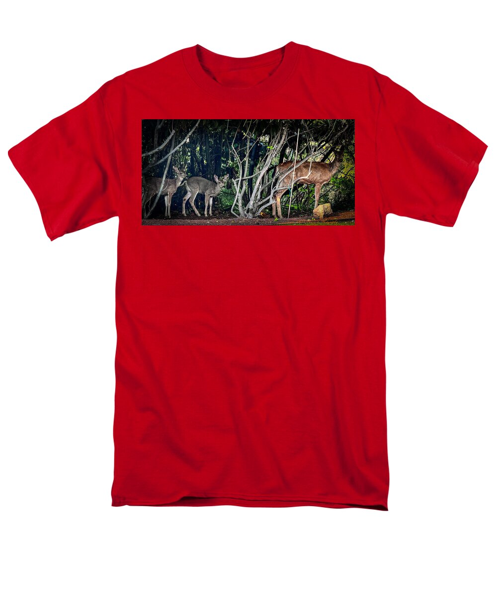 Mom and family  - Men's T-Shirt  (Regular Fit)