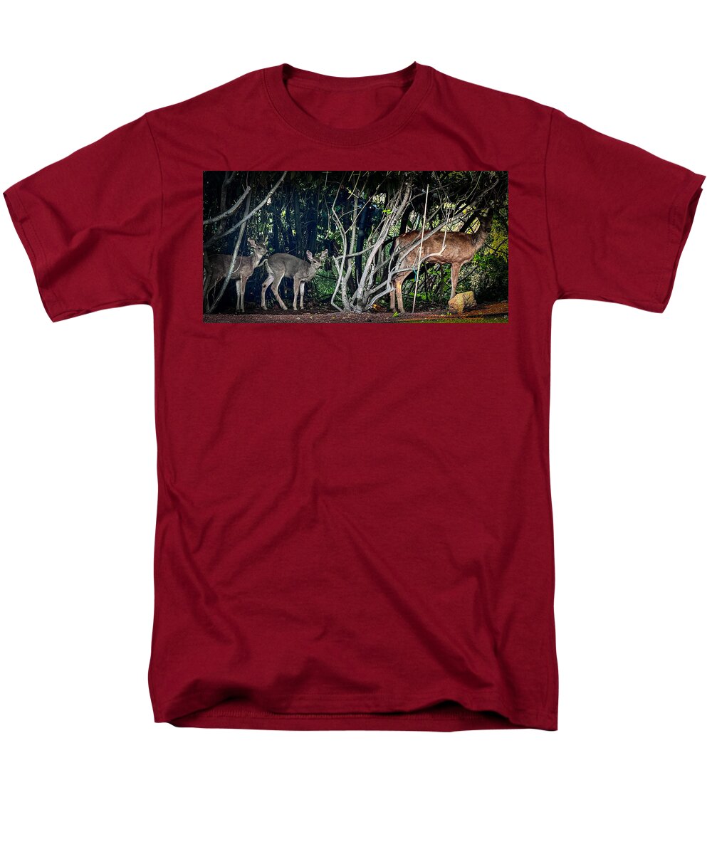 Mom and family  - Men's T-Shirt  (Regular Fit)