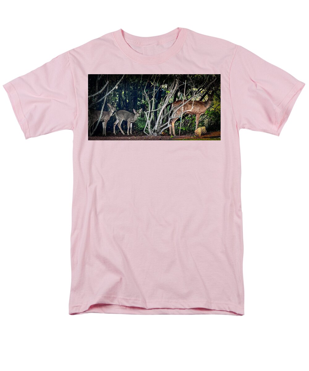 Mom and family  - Men's T-Shirt  (Regular Fit)