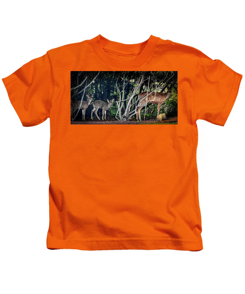 Mom and family  - Kids T-Shirt