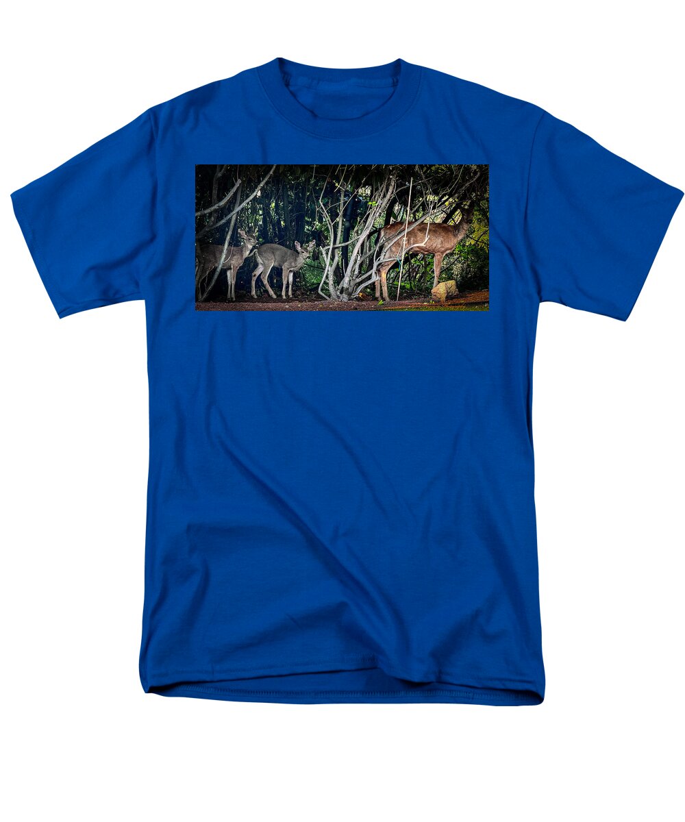 Mom and family  - Men's T-Shirt  (Regular Fit)