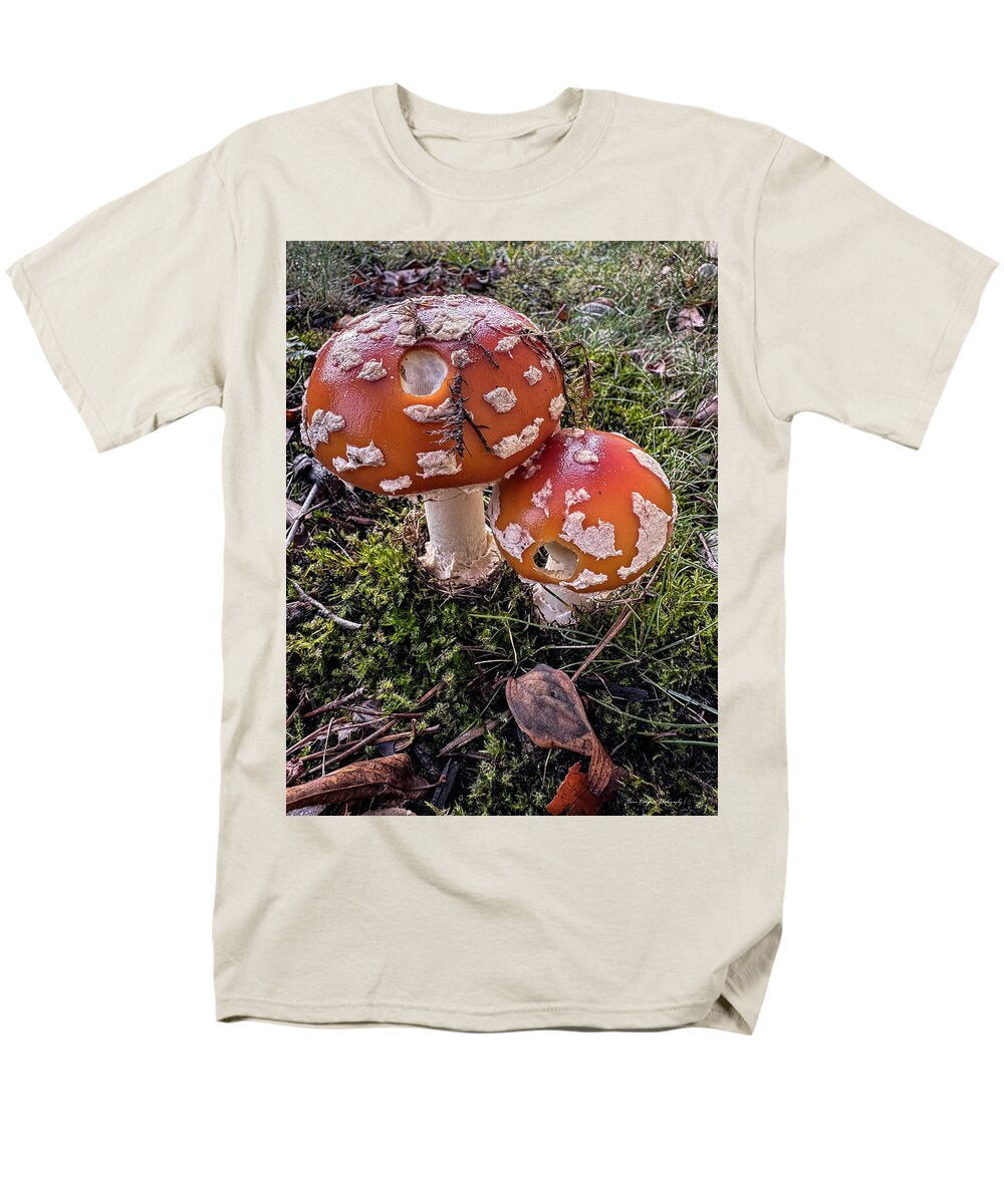 Mushrooms  - Men's T-Shirt  (Regular Fit)