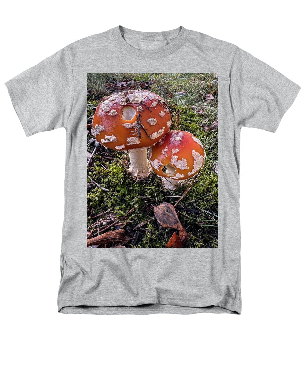 Mushrooms  - Men's T-Shirt  (Regular Fit)