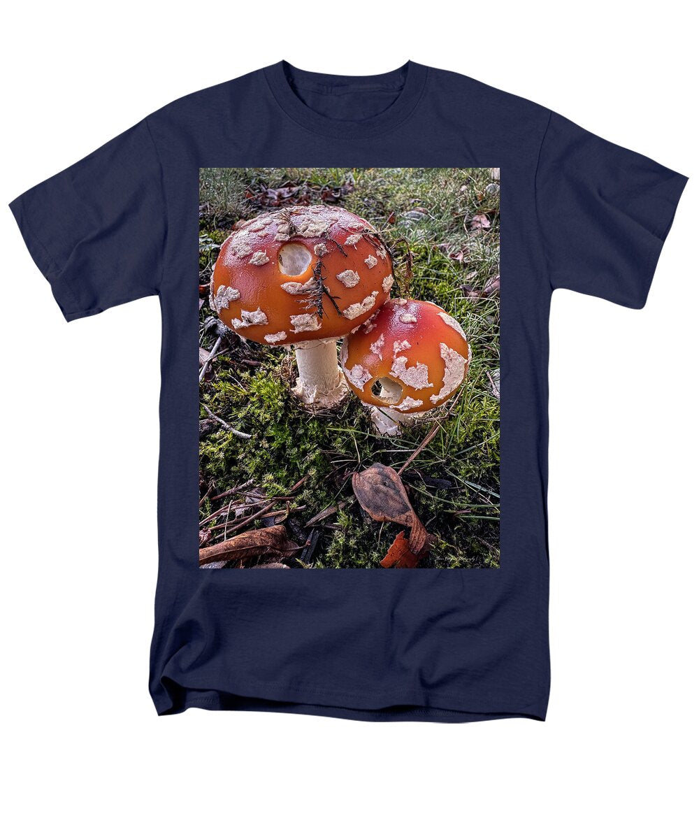 Mushrooms  - Men's T-Shirt  (Regular Fit)