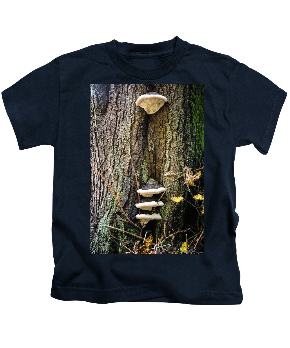 Mushrooms on the tree - Kids T-Shirt