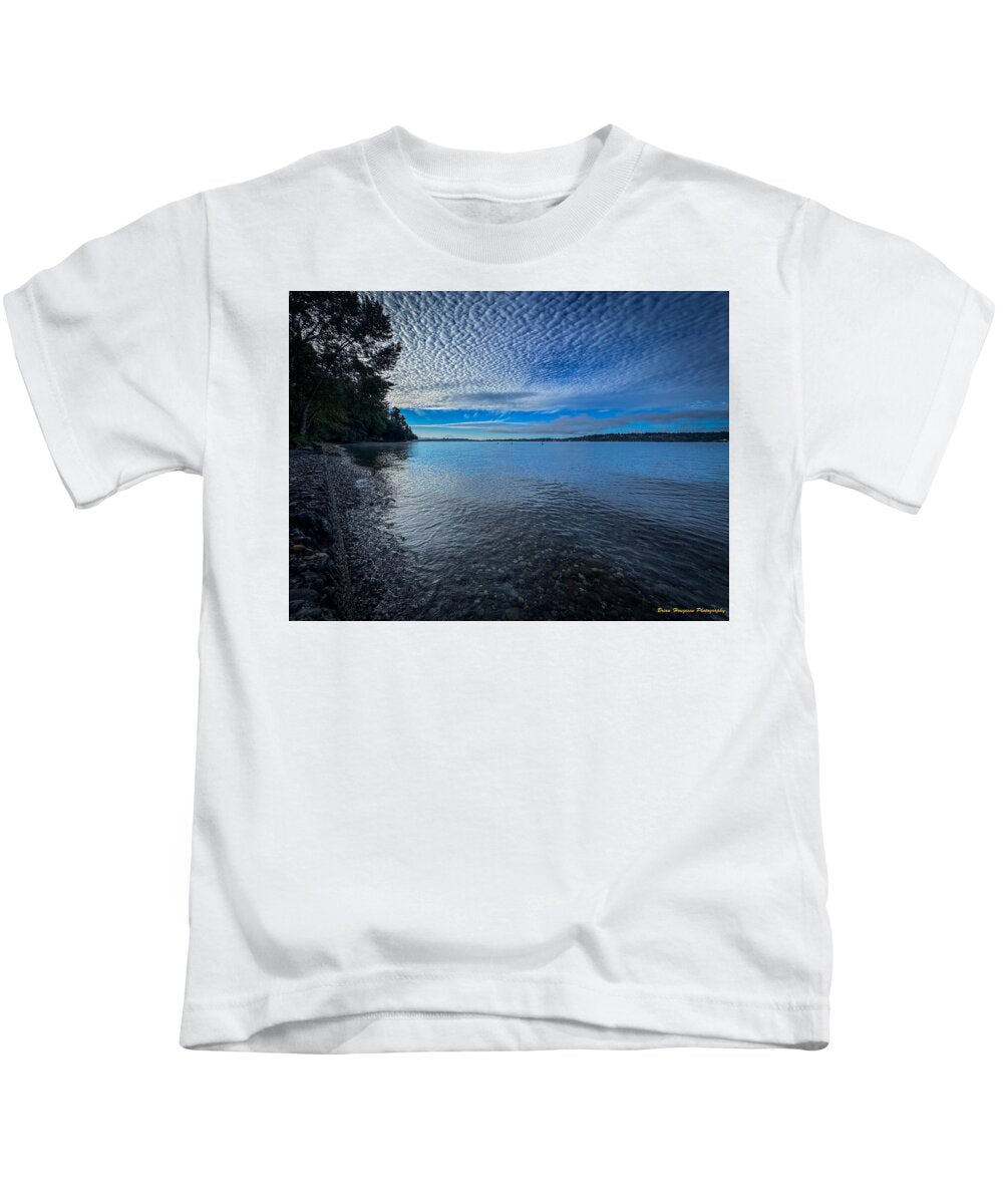 Reflection of the clouds  - Kids T-Shirt