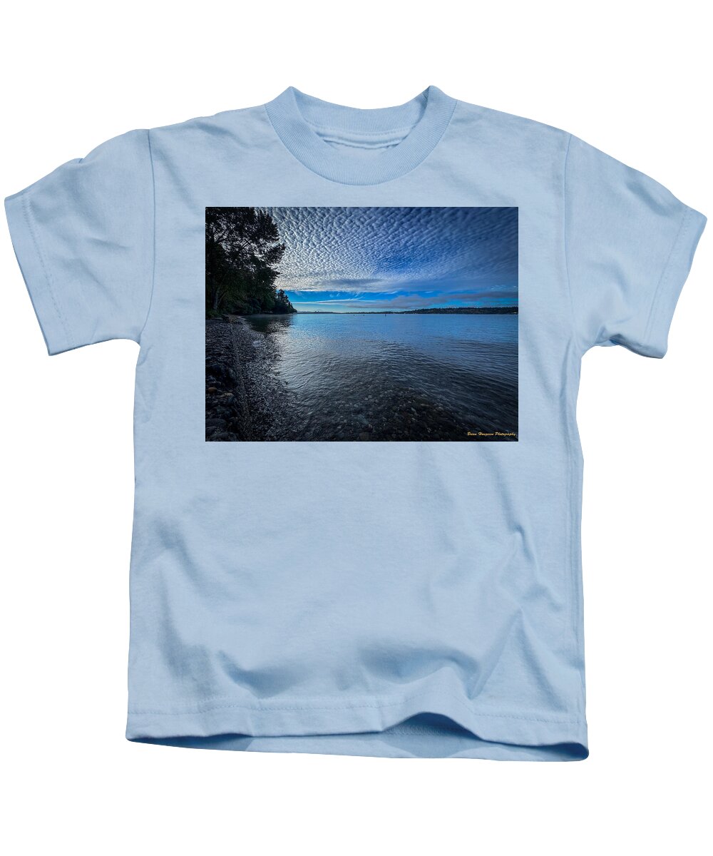 Reflection of the clouds  - Kids T-Shirt