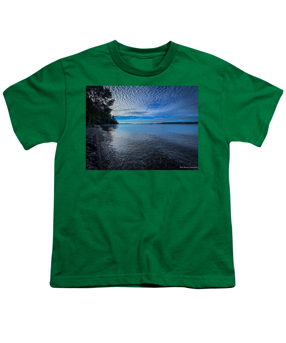 Reflection of the clouds  - Youth T-Shirt