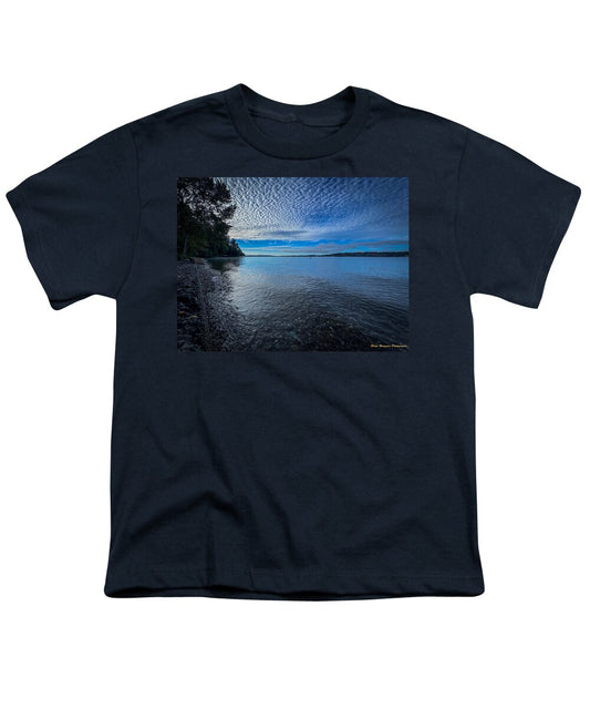 Reflection of the clouds  - Youth T-Shirt