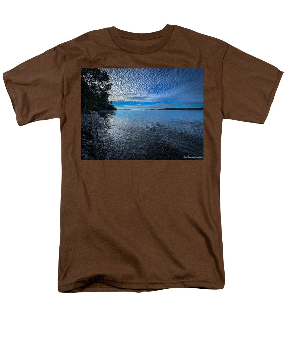 Reflection of the clouds  - Men's T-Shirt  (Regular Fit)