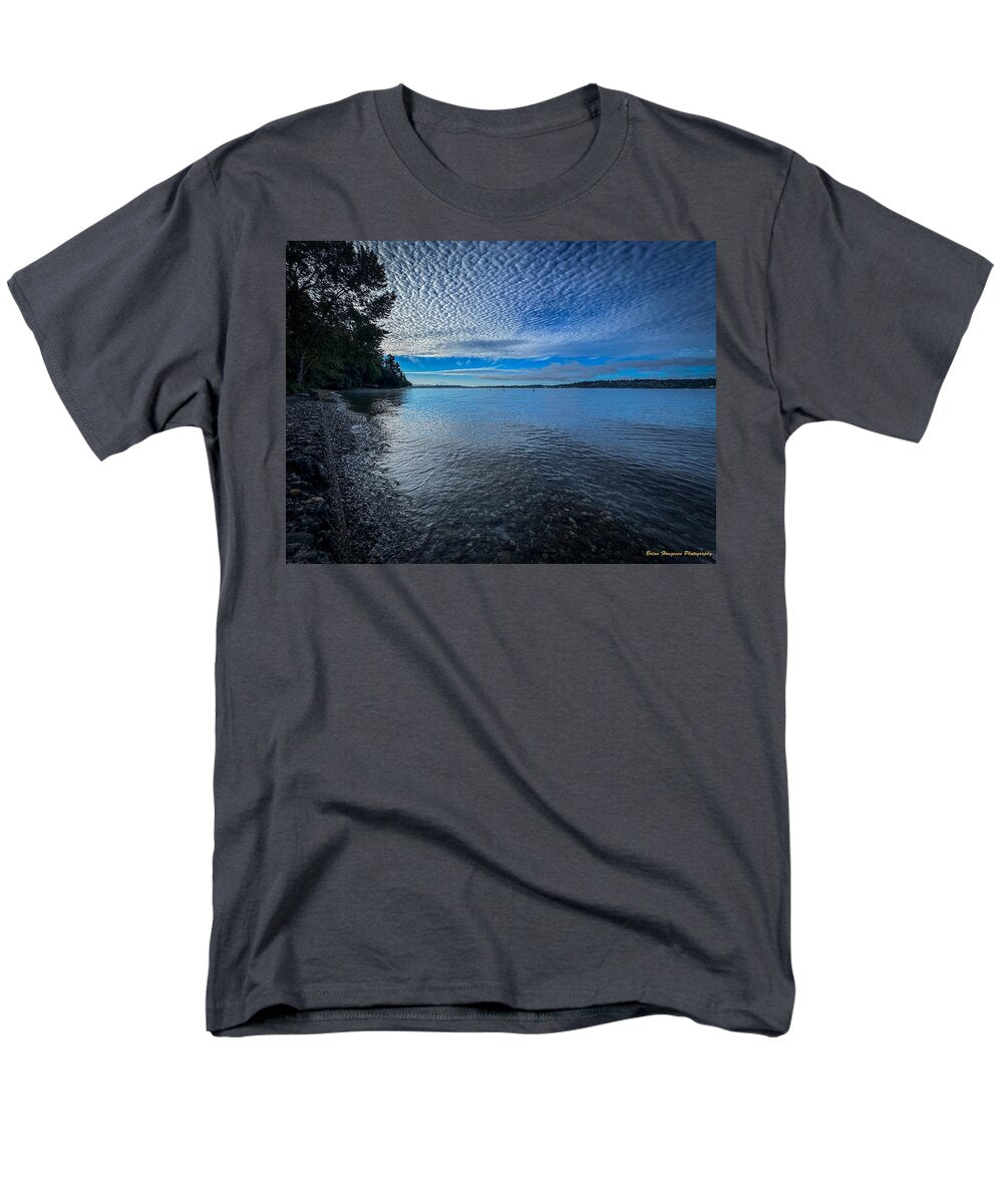 Reflection of the clouds  - Men's T-Shirt  (Regular Fit)