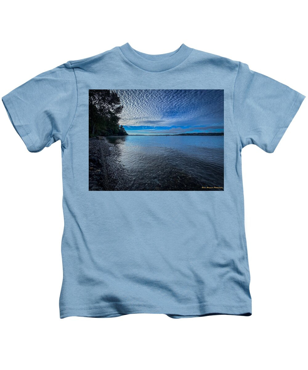 Reflection of the clouds  - Kids T-Shirt