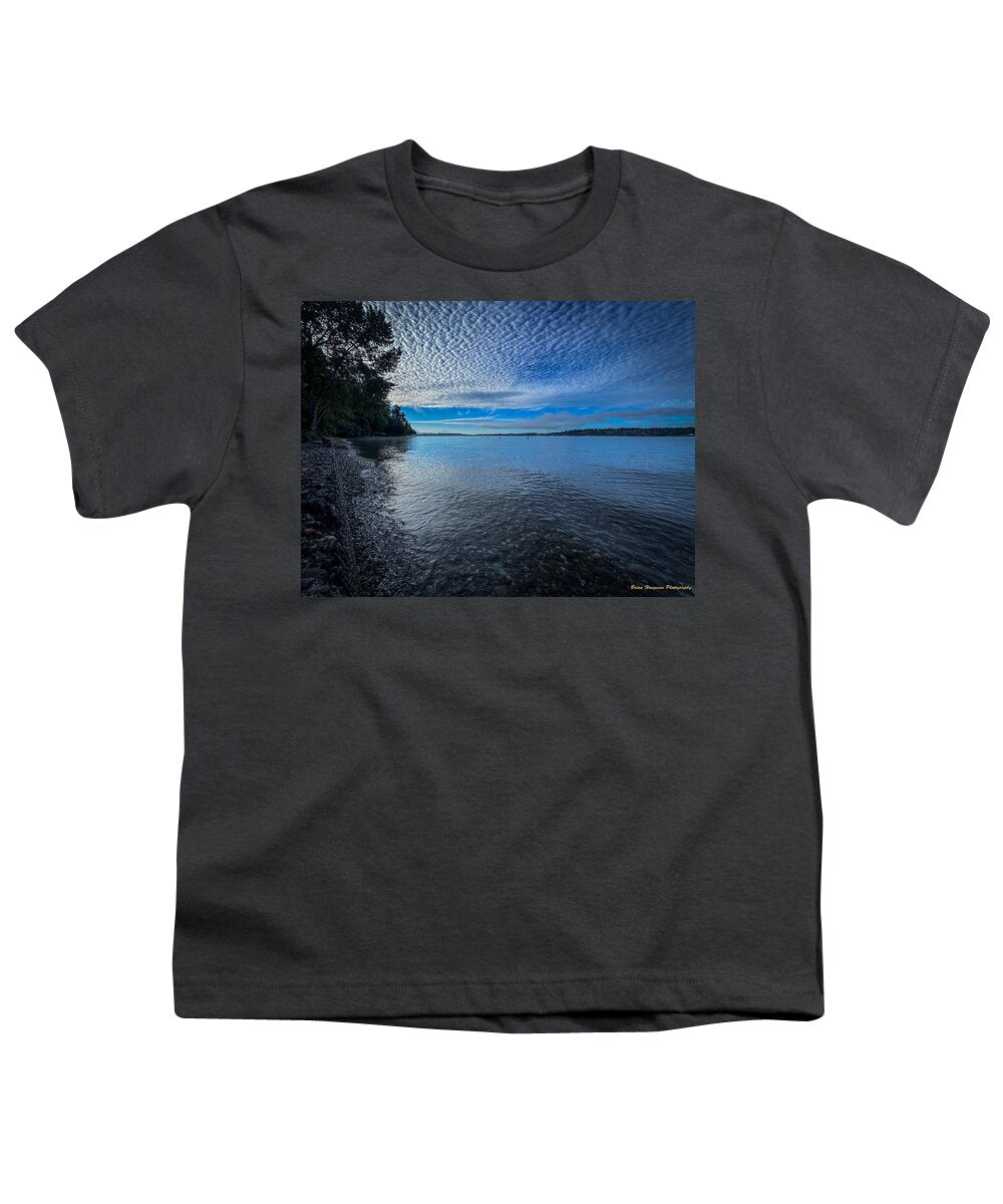 Reflection of the clouds  - Youth T-Shirt