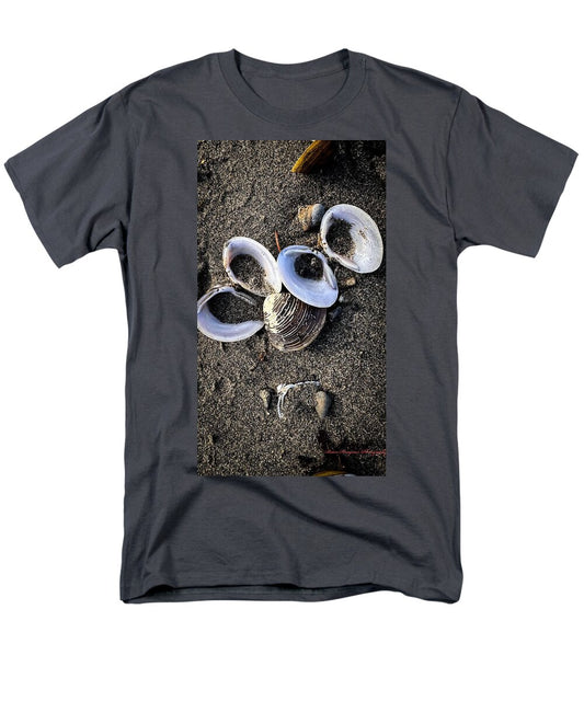 Seashells 6 - Men's T-Shirt  (Regular Fit)