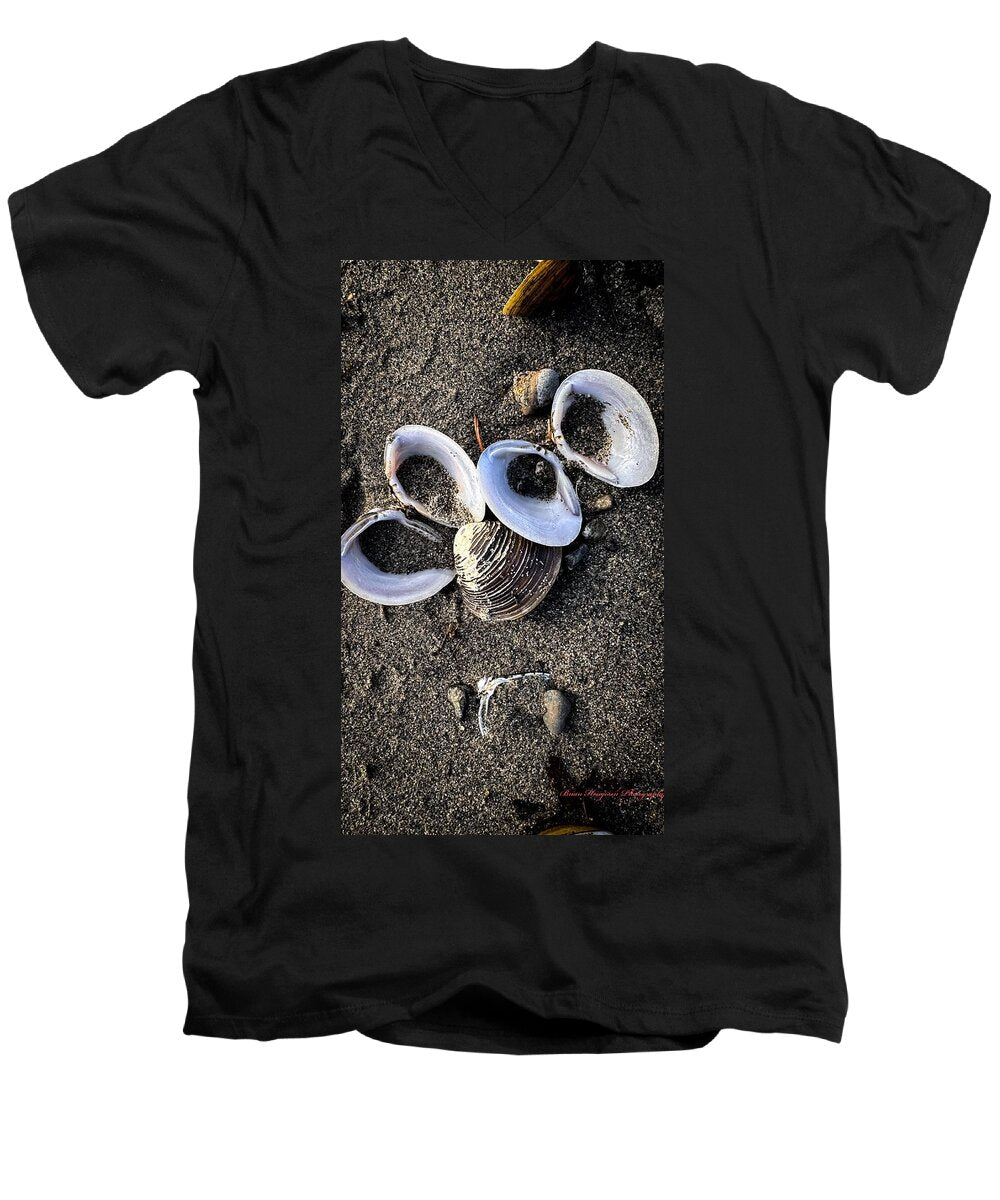 Seashells 6 - Men's V-Neck T-Shirt