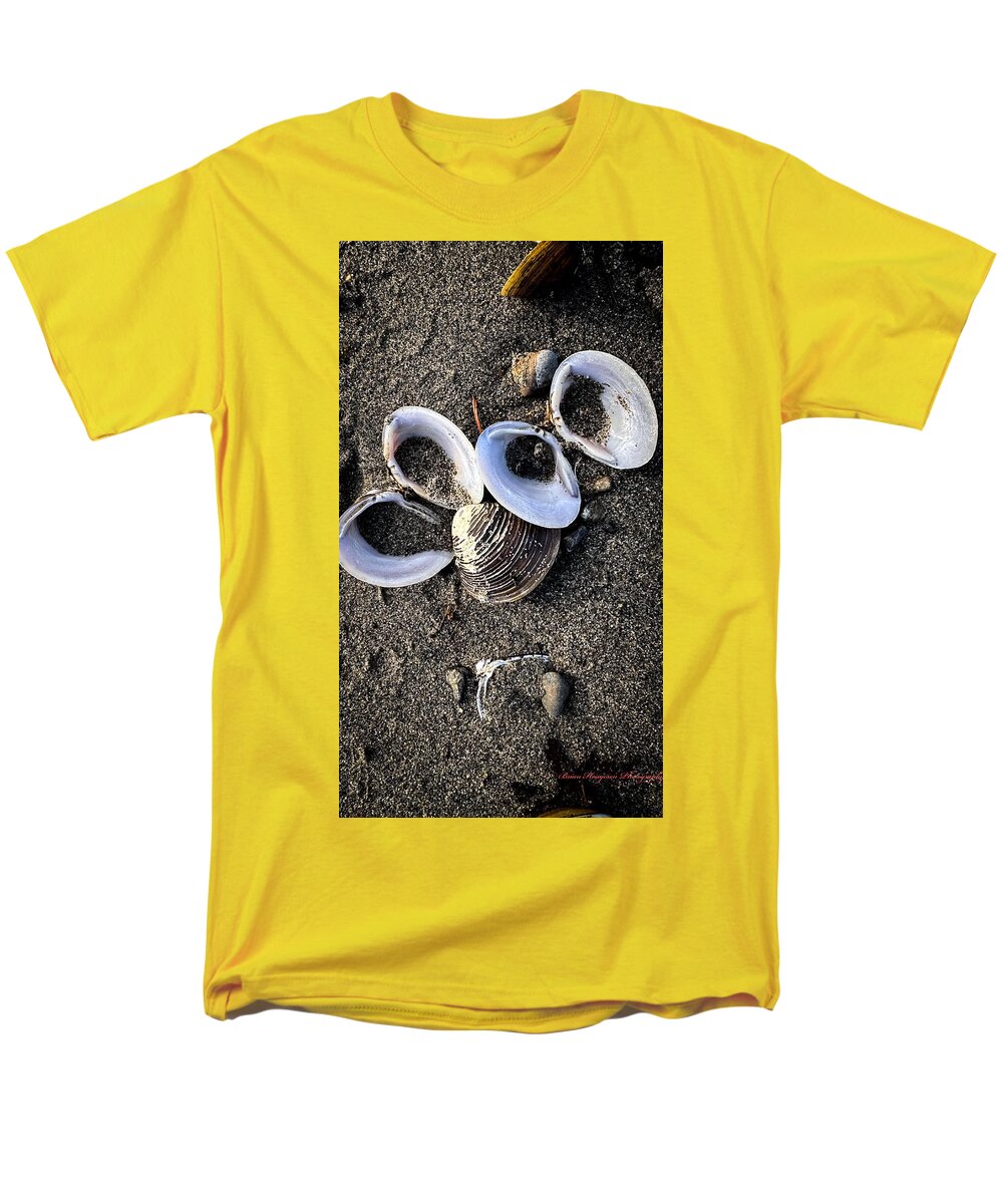 Seashells 6 - Men's T-Shirt  (Regular Fit)