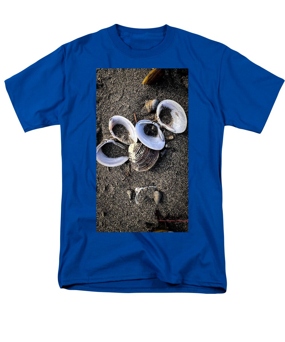 Seashells 6 - Men's T-Shirt  (Regular Fit)