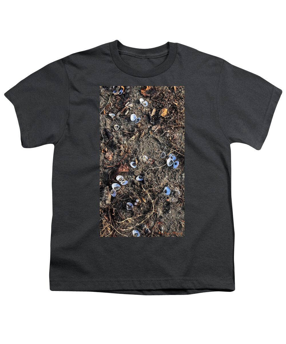 Seashells on the beach - Youth T-Shirt