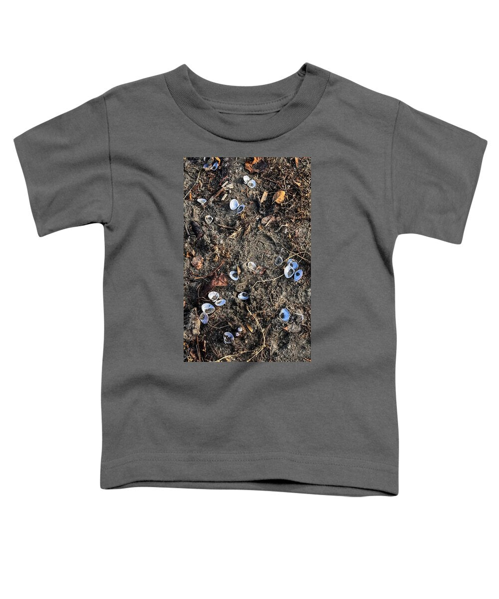 Seashells on the beach - Toddler T-Shirt