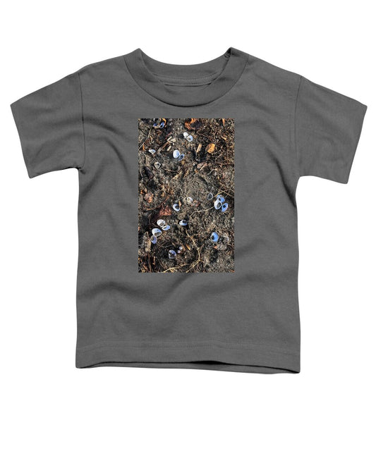 Seashells on the beach - Toddler T-Shirt
