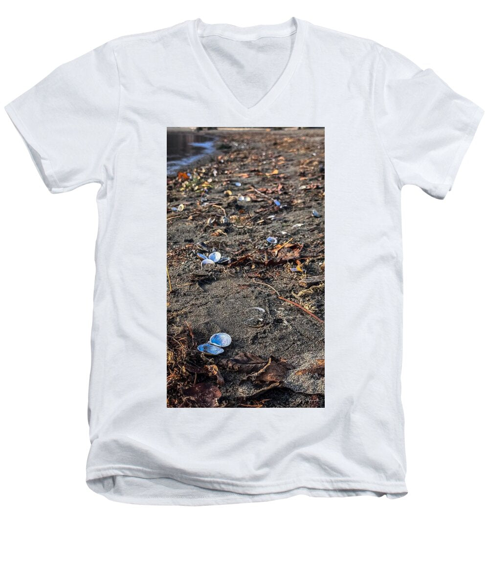 Seashells on the shoreline  - Men's V-Neck T-Shirt