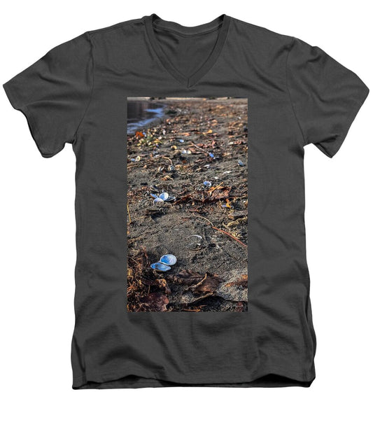 Seashells on the shoreline  - Men's V-Neck T-Shirt