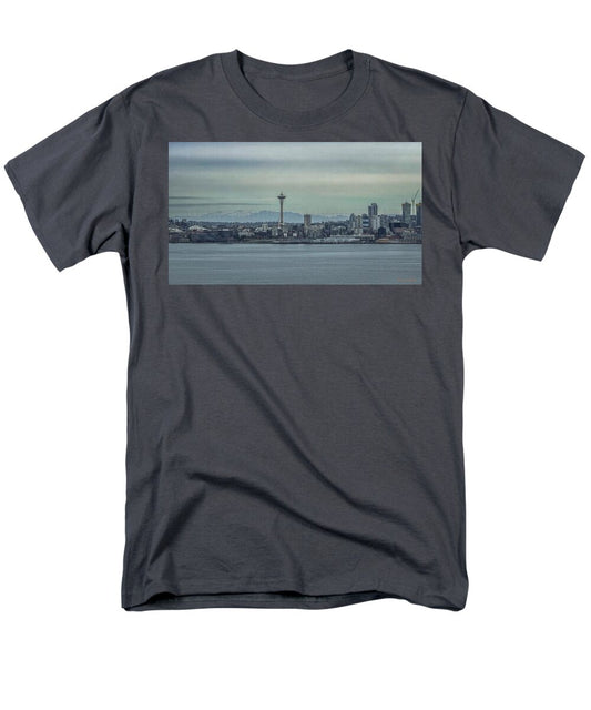 Seattle sky line  - Men's T-Shirt  (Regular Fit)