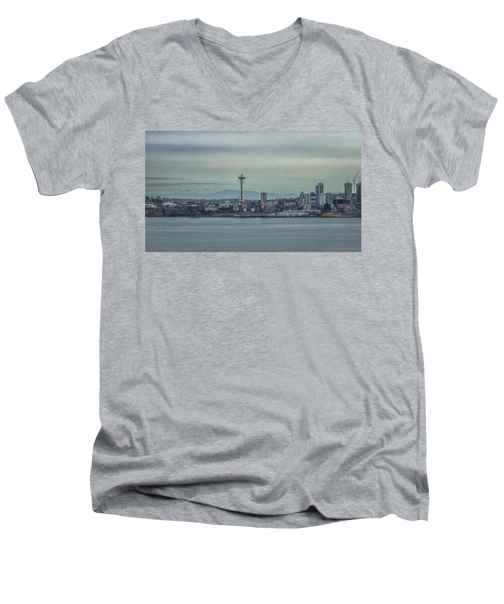 Seattle sky line  - Men's V-Neck T-Shirt