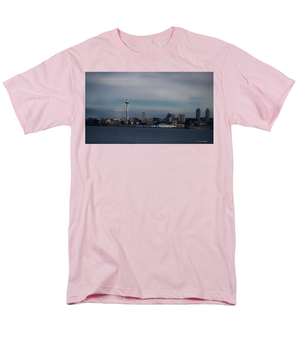 Seattle Skyline  - Men's T-Shirt  (Regular Fit)
