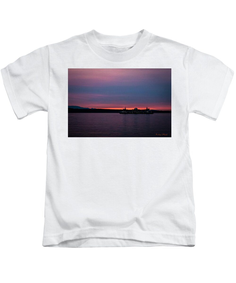Sunset  with the Ferry  - Kids T-Shirt