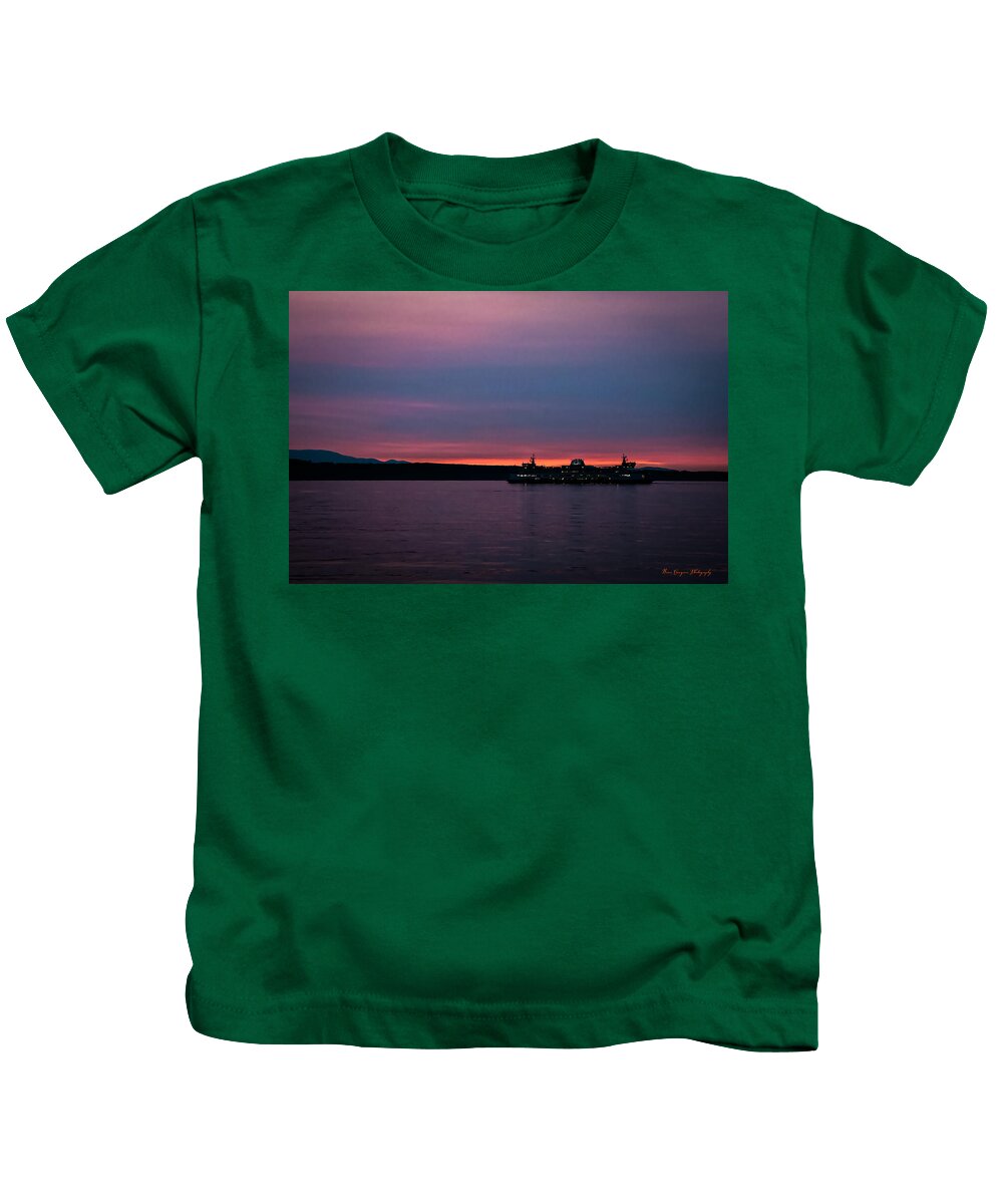 Sunset  with the Ferry  - Kids T-Shirt