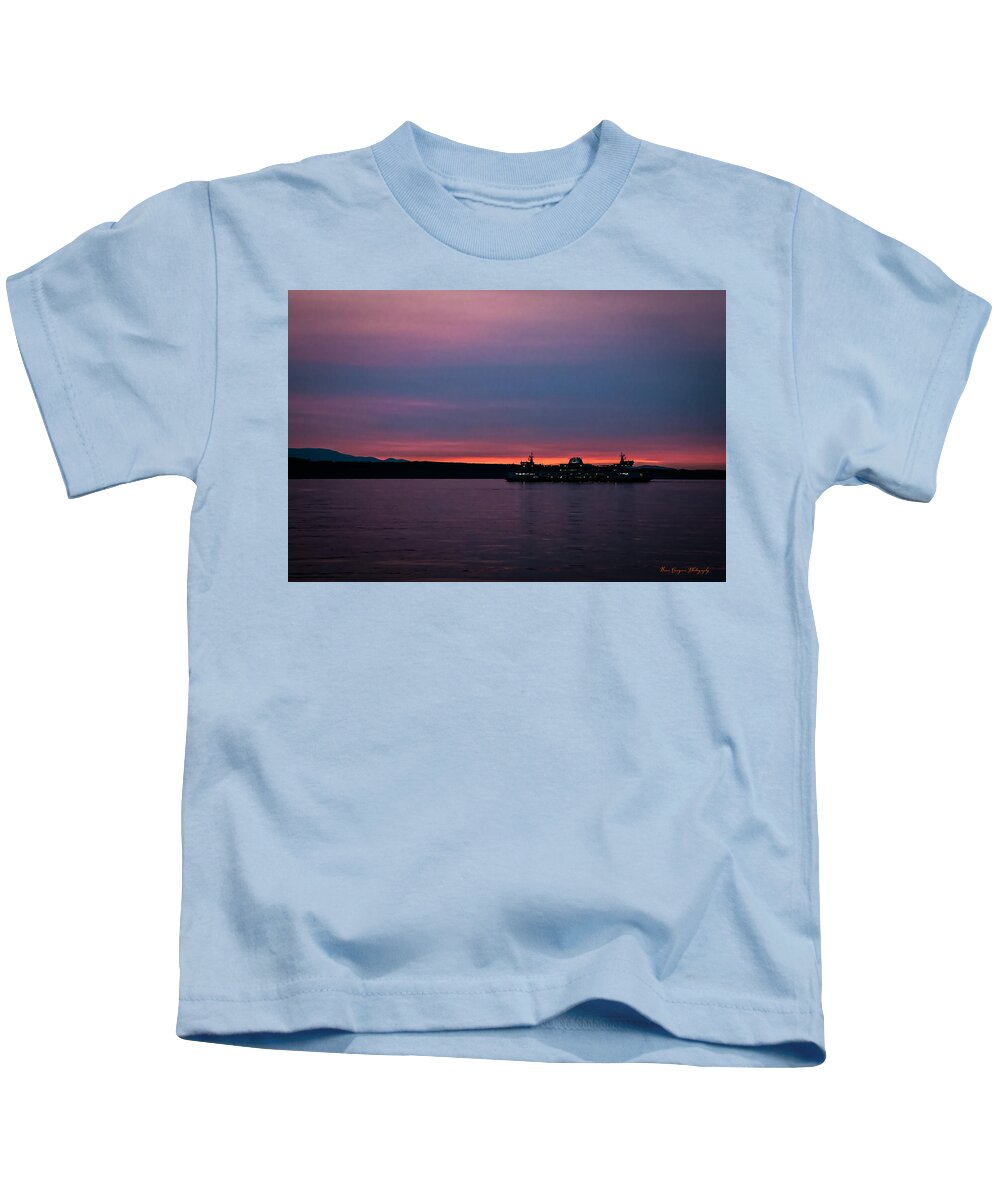 Sunset  with the Ferry  - Kids T-Shirt