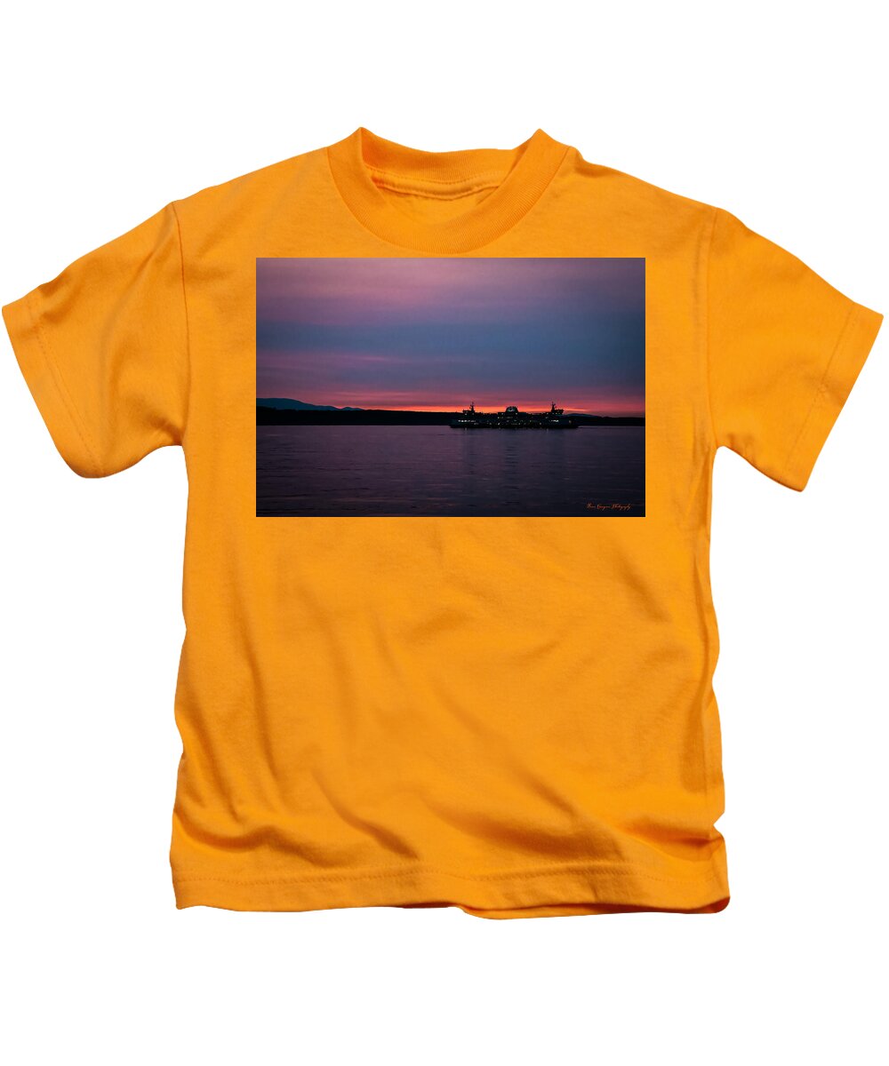 Sunset  with the Ferry  - Kids T-Shirt