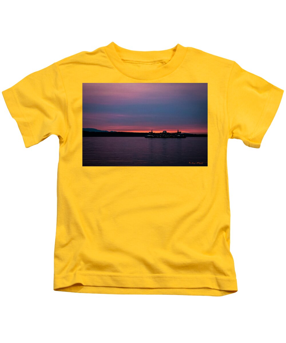 Sunset  with the Ferry  - Kids T-Shirt