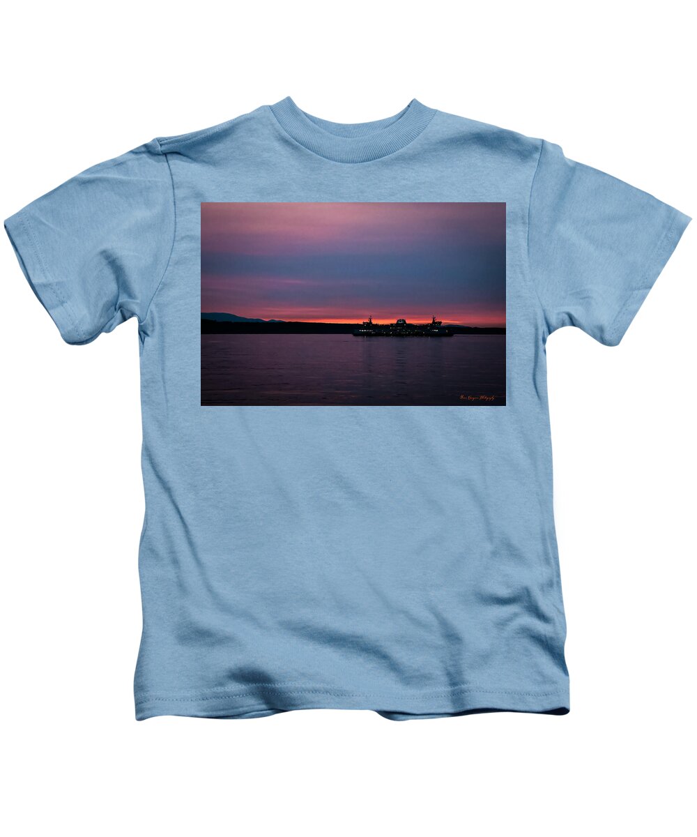 Sunset  with the Ferry  - Kids T-Shirt