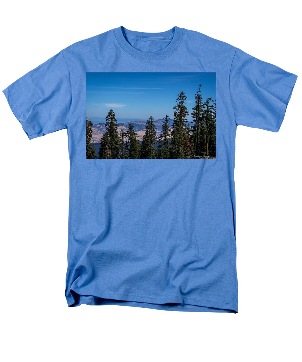 Threw the trees  - Men's T-Shirt  (Regular Fit)