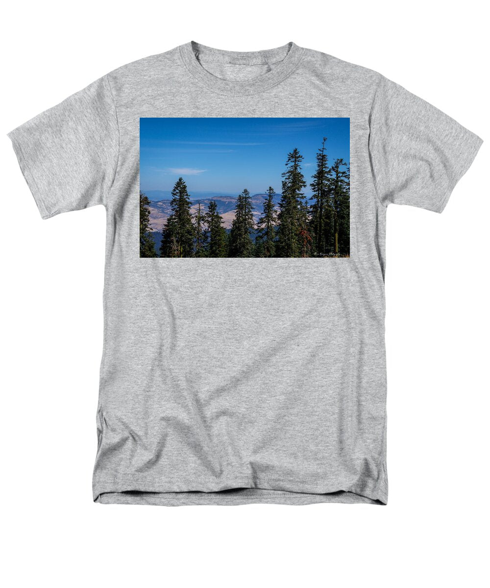 Threw the trees  - Men's T-Shirt  (Regular Fit)