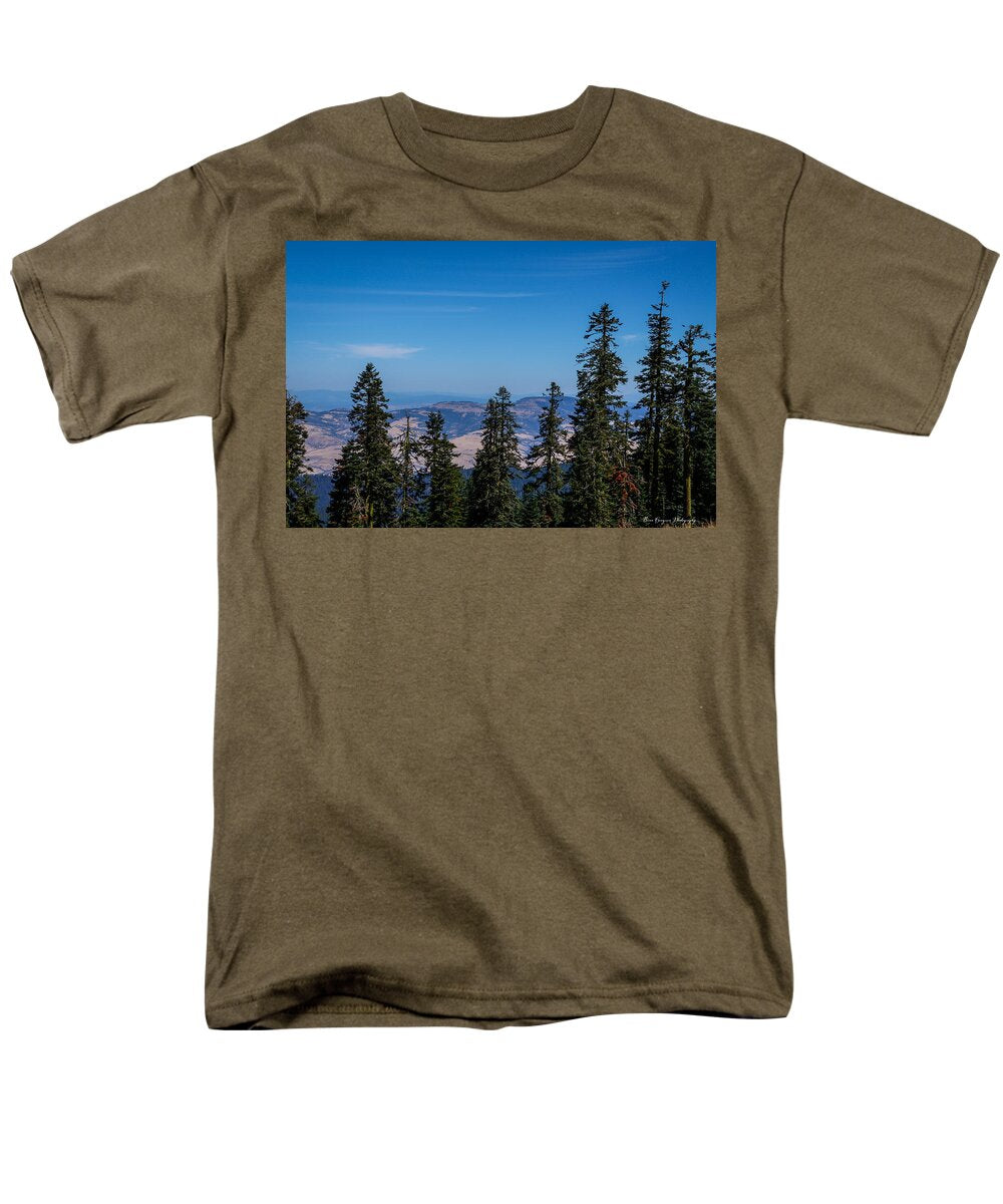 Threw the trees  - Men's T-Shirt  (Regular Fit)