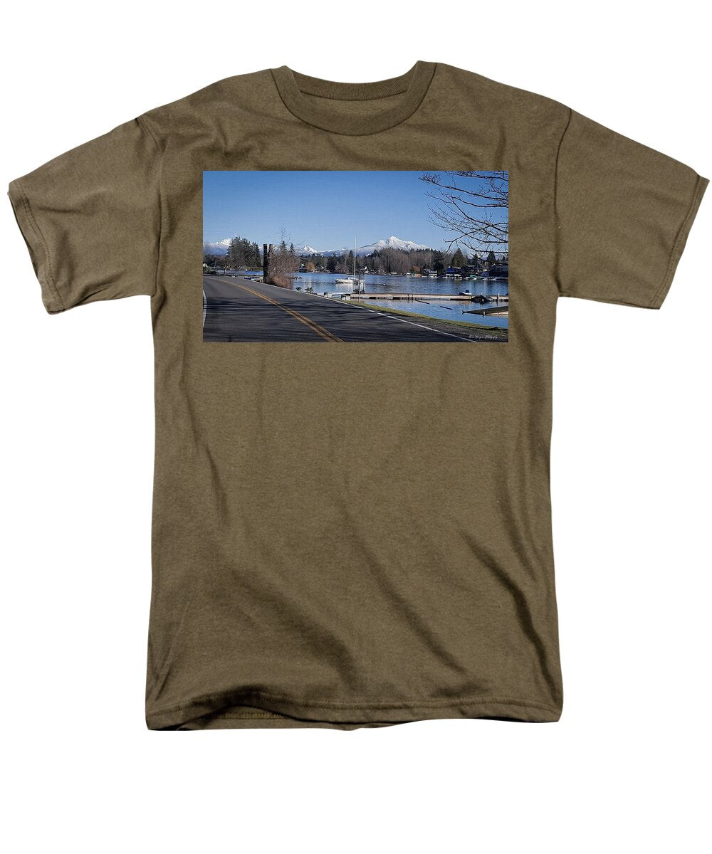 View of lake Steven - Men's T-Shirt  (Regular Fit)