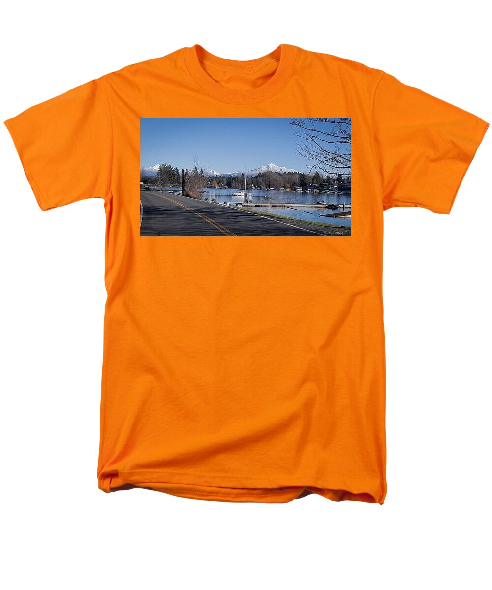 View of lake Steven - Men's T-Shirt  (Regular Fit)