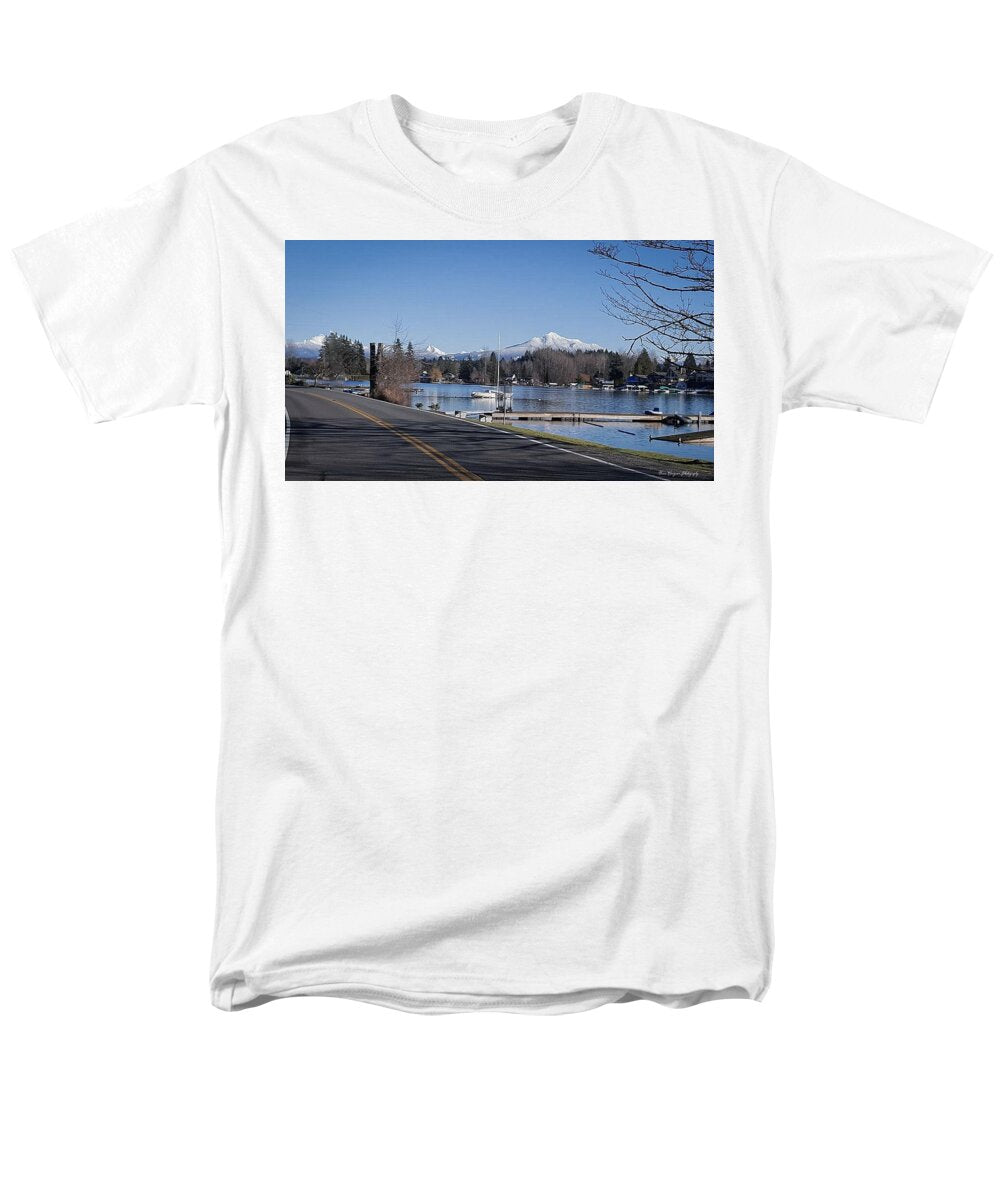 View of lake Steven - Men's T-Shirt  (Regular Fit)