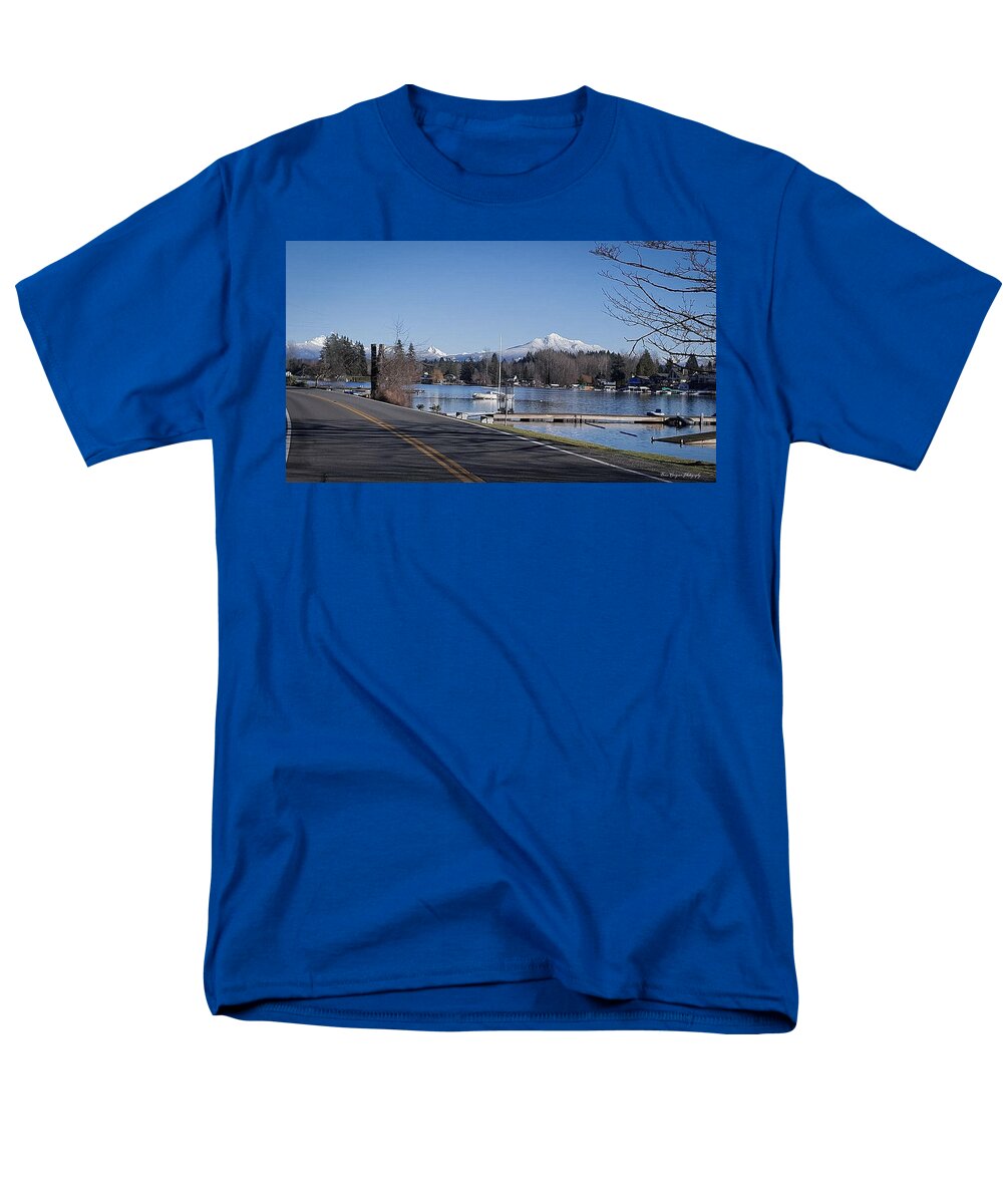 View of lake Steven - Men's T-Shirt  (Regular Fit)