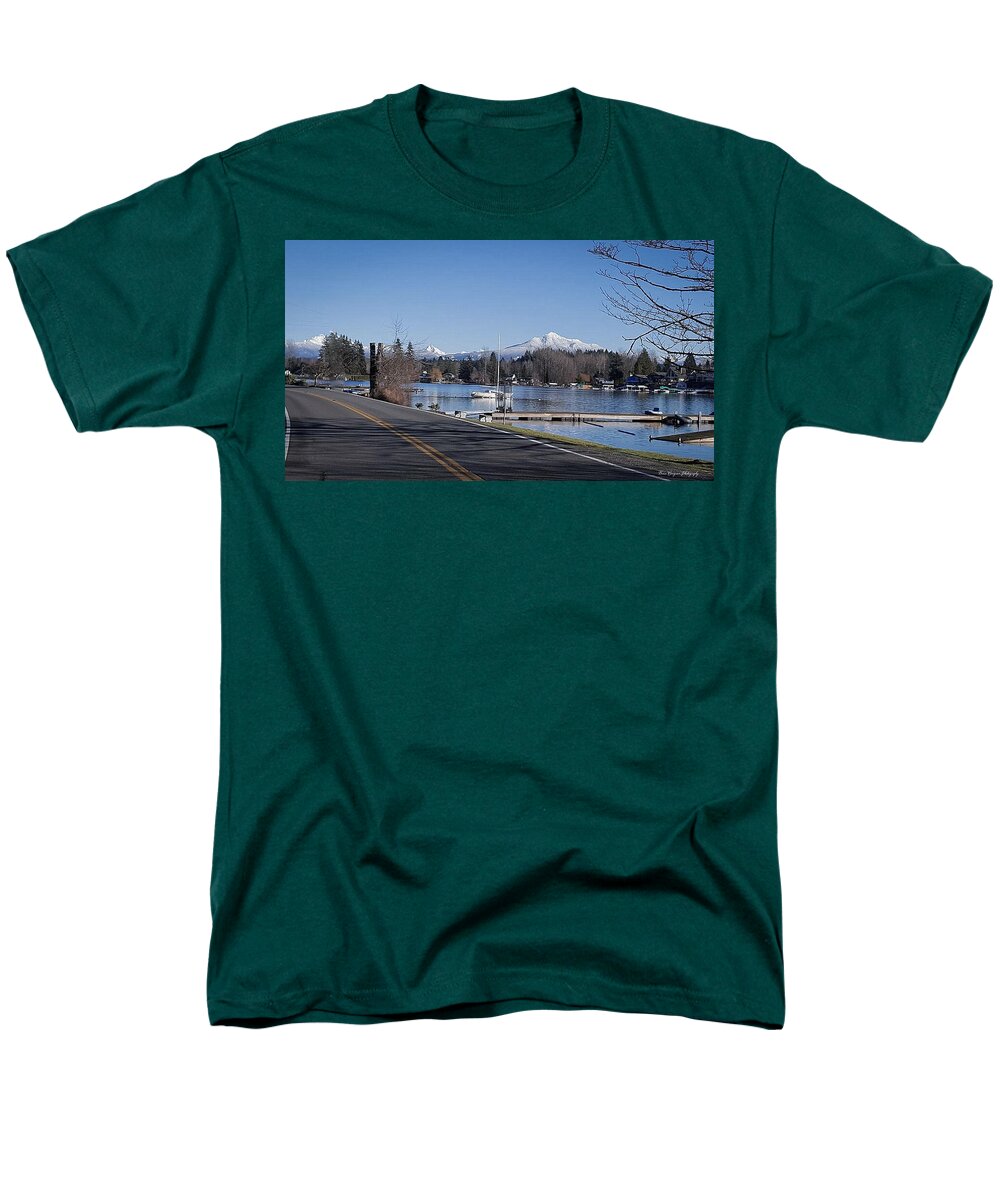 View of lake Steven - Men's T-Shirt  (Regular Fit)
