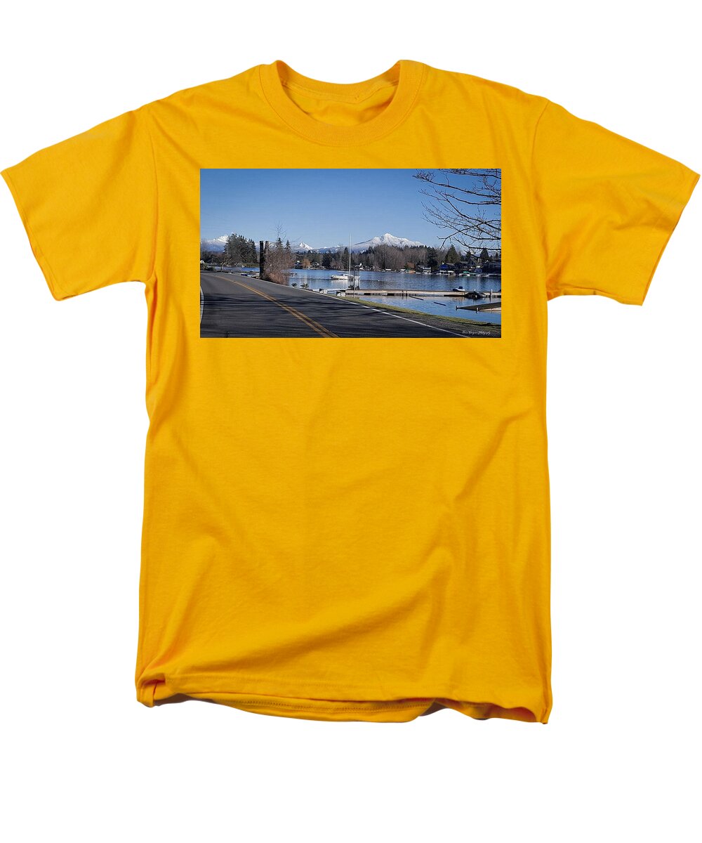 View of lake Steven - Men's T-Shirt  (Regular Fit)