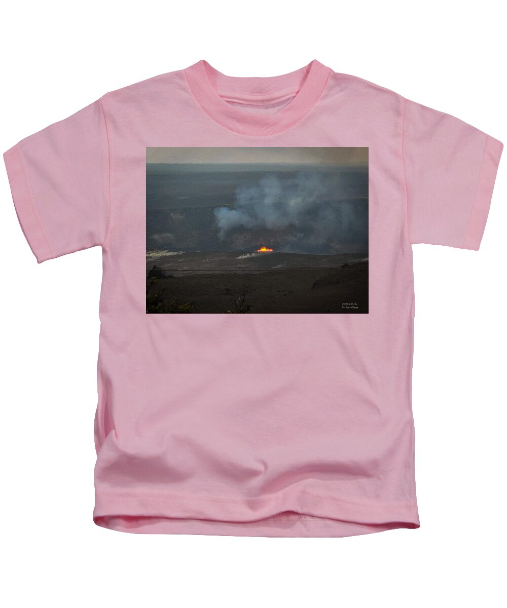 Volcano in Hawaii  - Kids T-Shirt