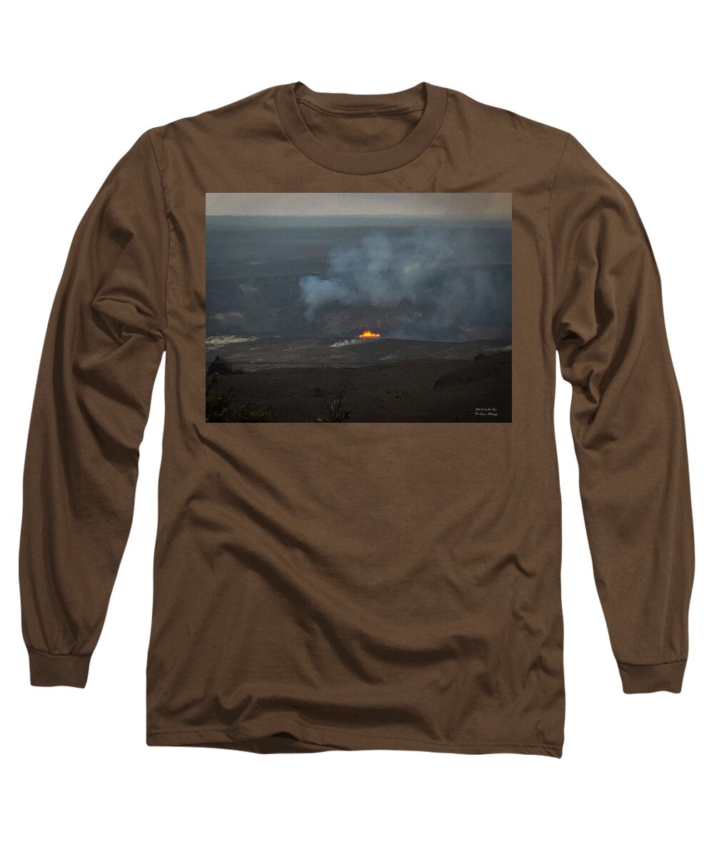Volcano in Hawaii  - Long Sleeve T-Shirt